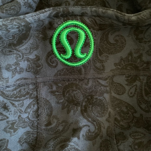 Lululemon Scuba Hoodie sz 10 - Picture 2 of 4